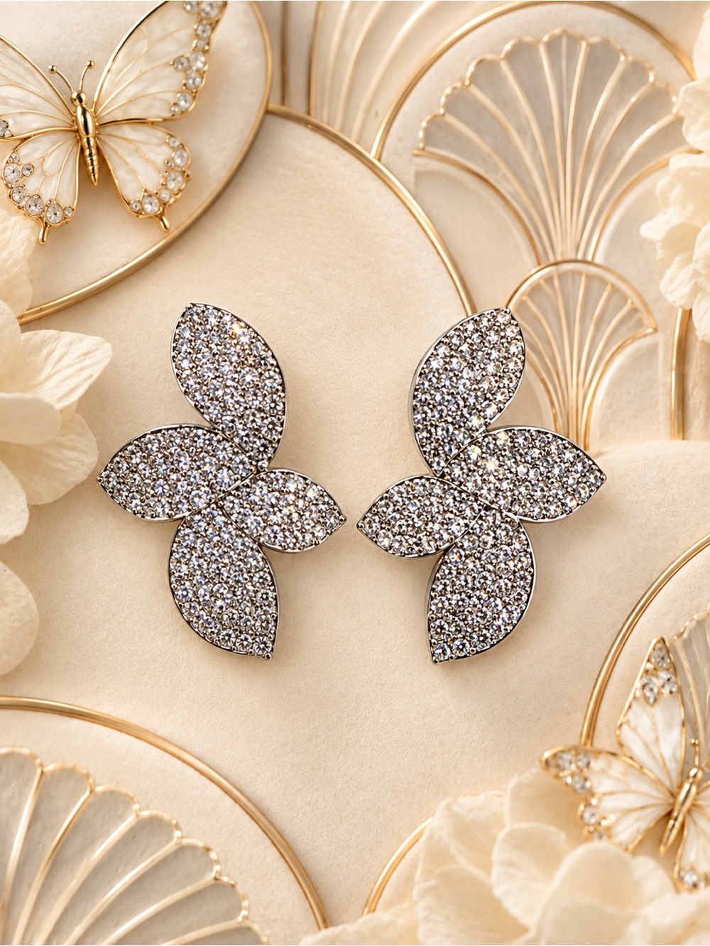 🆕❤️ CZ Pavé Floral Petal Stud Earrings - Silver